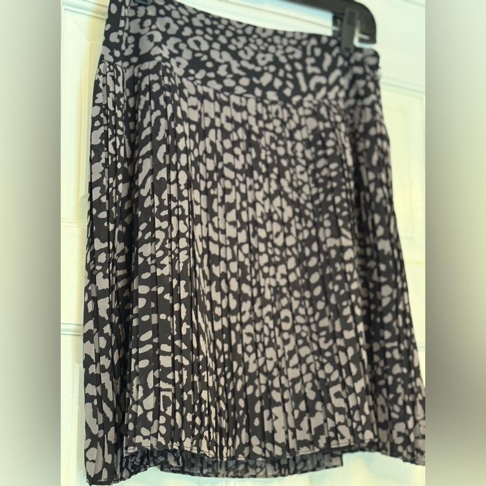 LOFT‎ Black and Tan A-line Mini Skirt